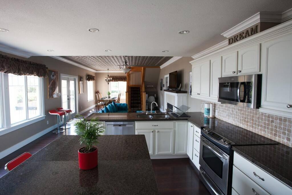 Villa Iconic 3-Story Waterfront 'Marina House' W/ View Gibsons Exterior foto